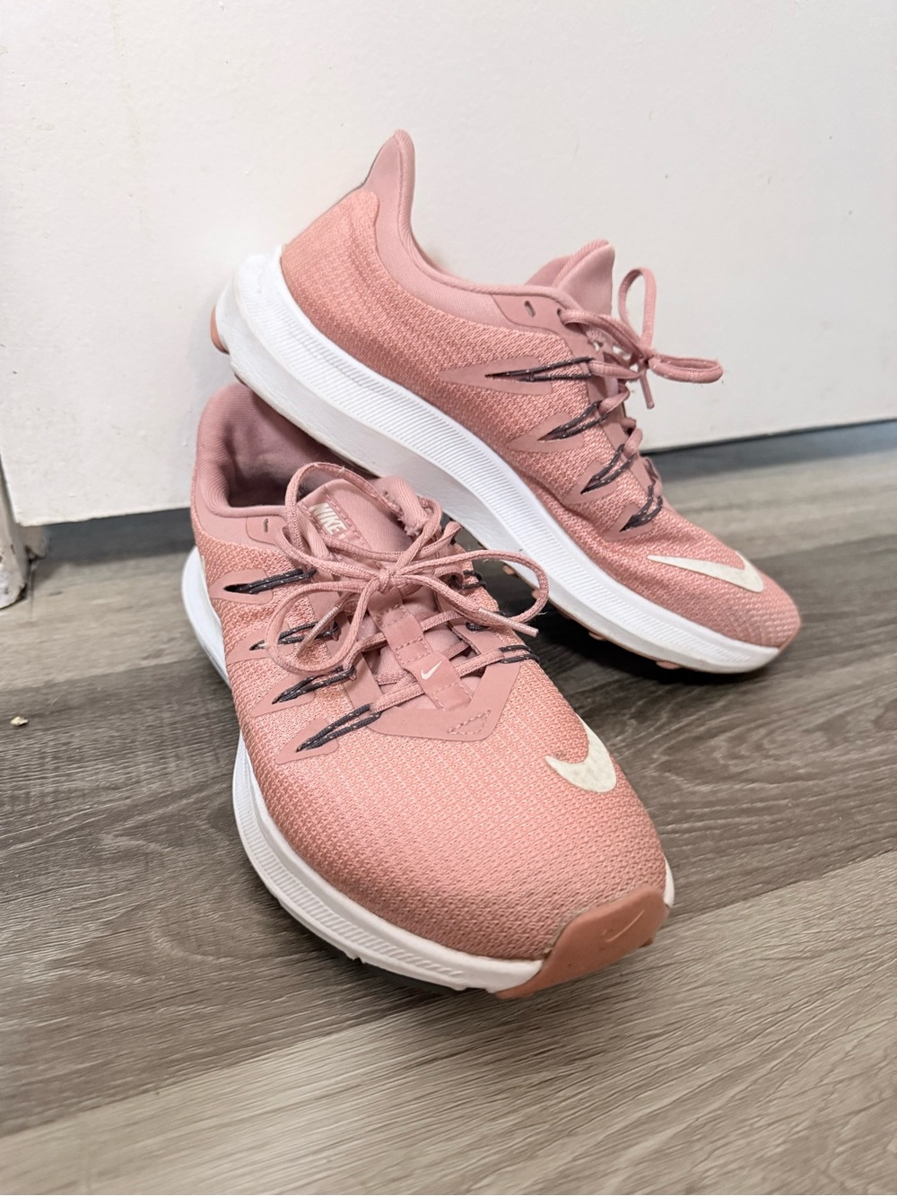 Women's Pink Running Shoes - Breathable Lightweight Sneakers size 7